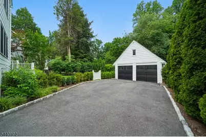27 Pine Grove Ave, Summit, NJ 07901 - Photo 33