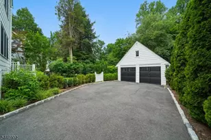 27 Pine Grove Ave, Summit, NJ 07901 - Photo 33