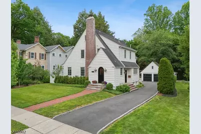 27 Pine Grove Ave, Summit, NJ 07901 - Photo 1
