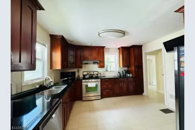 44 Greenwood Dr, Millburn, NJ 07041 - Photo 5