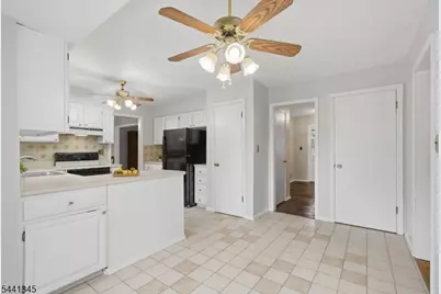 102 Robin Way, Readington, NJ 08853 - Photo 11