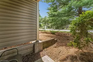 25 Augusta Dr, Clinton Township, NJ 08801 - Photo 23