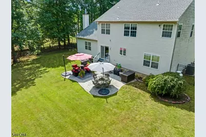 6 Drift Rd, Freehold Township, NJ 07728 - Photo 5