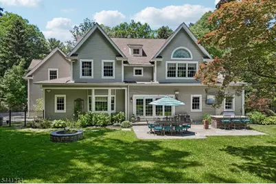 4 Holmehill Ln, Roseland, NJ 07068 - Photo 39