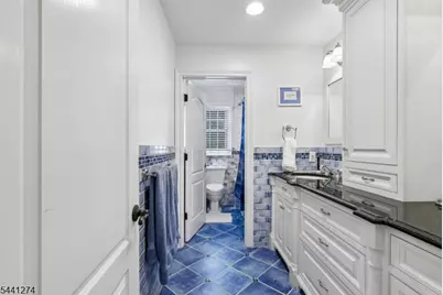 4 Holmehill Ln, Roseland, NJ 07068 - Photo 29
