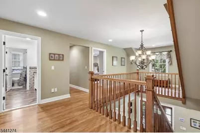 4 Holmehill Ln, Roseland, NJ 07068 - Photo 21