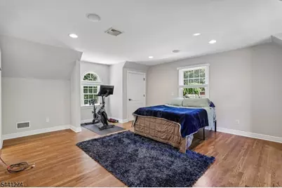 4 Holmehill Ln, Roseland, NJ 07068 - Photo 33