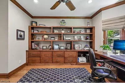 4 Holmehill Ln, Roseland, NJ 07068 - Photo 17