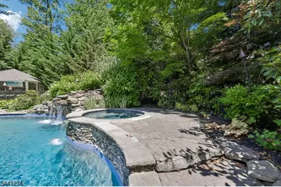 4 Holmehill Ln, Roseland, NJ 07068 - Photo 43