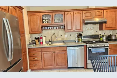 2 Vermont Ct, Parsippany, NJ 07034 - Photo 5