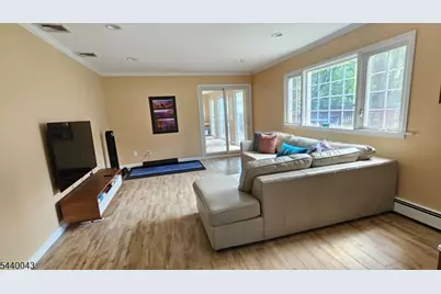 2 Vermont Ct, Parsippany, NJ 07034 - Photo 7