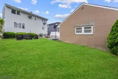 101 Maple Hill Rd, Clifton, NJ 07013 - Photo 27