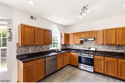 917 Timberline Dr, Jefferson Township, NJ 07849 - Photo 15