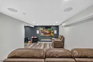 42 Donnalin Pl, Clifton, NJ 07013 - Photo 23