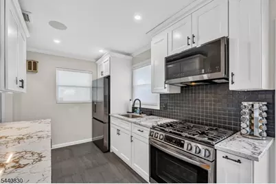 42 Donnalin Pl, Clifton, NJ 07013 - Photo 11
