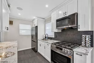 42 Donnalin Pl, Clifton, NJ 07013 - Photo 11