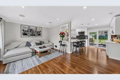 42 Donnalin Pl, Clifton, NJ 07013 - Photo 5