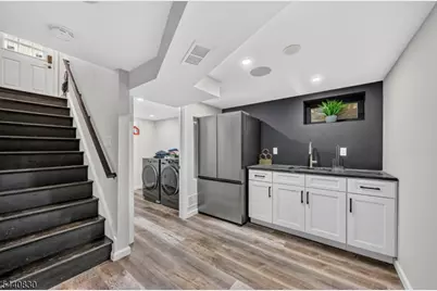 42 Donnalin Pl, Clifton, NJ 07013 - Photo 29