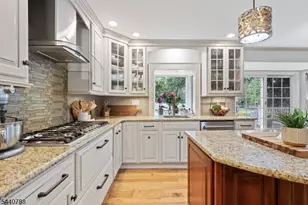 15 Williamsburg Ct, Montgomery Township, NJ 08558 - Photo 7