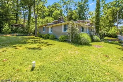 139 Mohawk Trl, Wayne, NJ 07470 - Photo 3