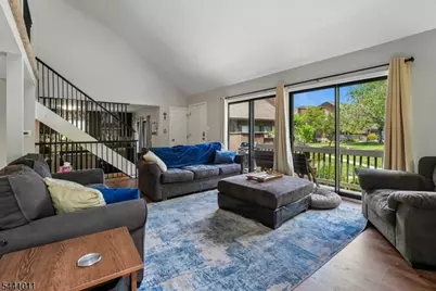 244 Kingsberry Dr #244, Franklin Township, NJ 08873 - Photo 5