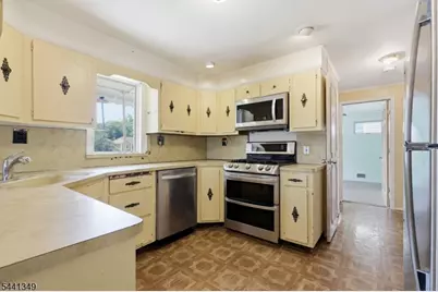 20 Sunnyside Rd, West Orange Township, NJ 07052 - Photo 19