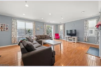 177 Winchester Ct, Clifton, NJ 07013 - Photo 5