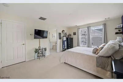 177 Winchester Ct, Clifton, NJ 07013 - Photo 11