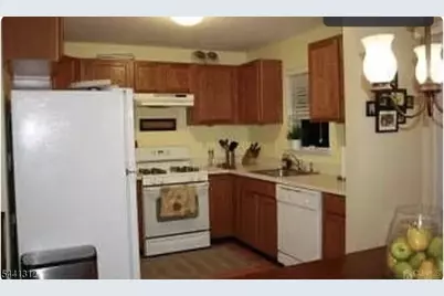 36 Henry St #36B, Franklin Township, NJ 08873 - Photo 11
