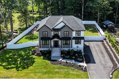 73 Heritage Dr, West Milford, NJ 07480 - Photo 3