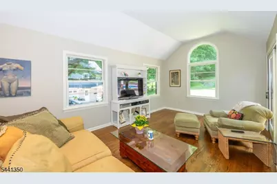 36 Leamoor Dr, Morris Plains, NJ 07950 - Photo 19
