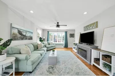 2 Brights Point Rd, Jefferson Township, NJ 07849 - Photo 5