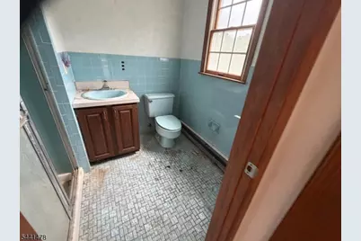 124 Perryville Rd, Union Township, NJ 08867 - Photo 39