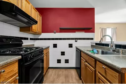 19 Delavan Ct, New Brunswick, NJ 08901 - Photo 15