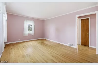 221 W Prospect St, South Bound Brook Boro, NJ 08880 - Photo 9