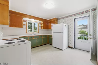 221 W Prospect St, South Bound Brook Boro, NJ 08880 - Photo 15