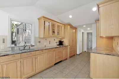 24 Thackeray Dr, Millburn, NJ 07078 - Photo 15