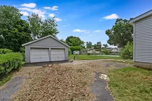 425 New Market Rd, Piscataway Township, NJ 08854 - Photo 17