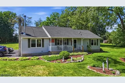 3 Countryside Rd, Knowlton Township, NJ 07832 - Photo 1