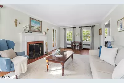 7 Birdseye Gln, Verona, NJ 07044 - Photo 5