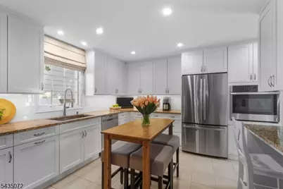 7 Birdseye Gln, Verona, NJ 07044 - Photo 15