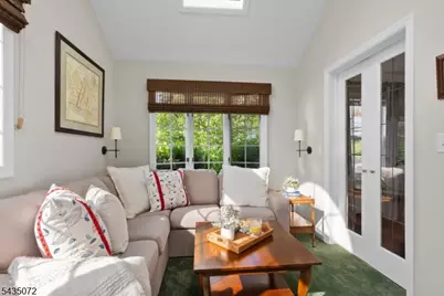 7 Birdseye Gln, Verona, NJ 07044 - Photo 17