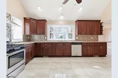 95 Sycamore Ave, Livingston, NJ 07039 - Photo 3