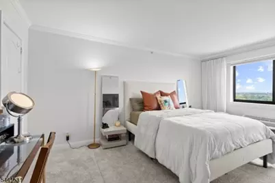 60 Parkway Dr, East Orange, NJ 07017 - Photo 13