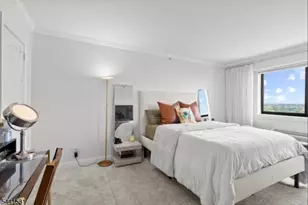60 Parkway Dr, East Orange, NJ 07017 - Photo 13