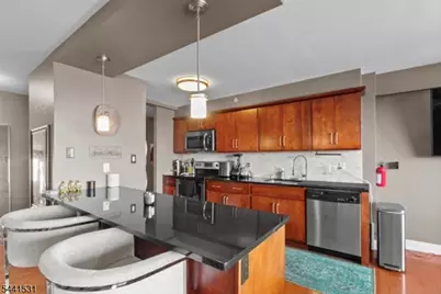 60 Parkway Dr, East Orange, NJ 07017 - Photo 3
