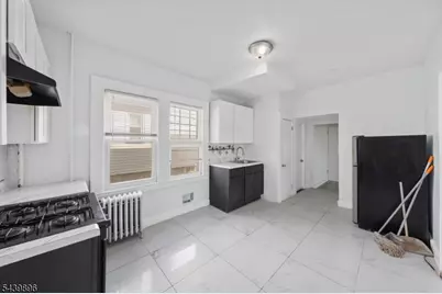 714 Chandler Ave, Linden, NJ 07036 - Photo 7