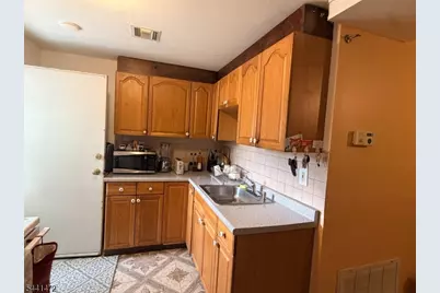 47 Cleveland St, Belleville, NJ 07109 - Photo 9