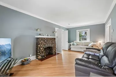 377 Hollywood Ave, Fairfield, NJ 07004 - Photo 9