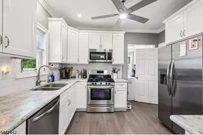 377 Hollywood Ave, Fairfield, NJ 07004 - Photo 13
